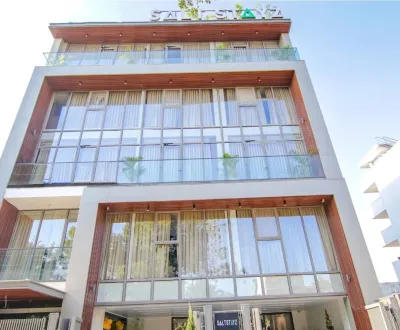 Saltstayz Select - Unitech Cyber Park