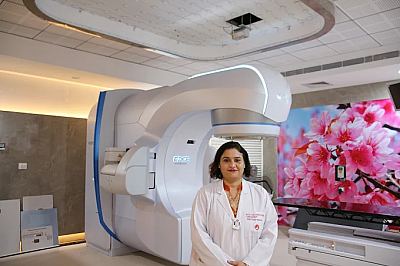 Dr. (Lt Col) Chhavi Arora, Radiation Oncologist New Delhi, Delhi